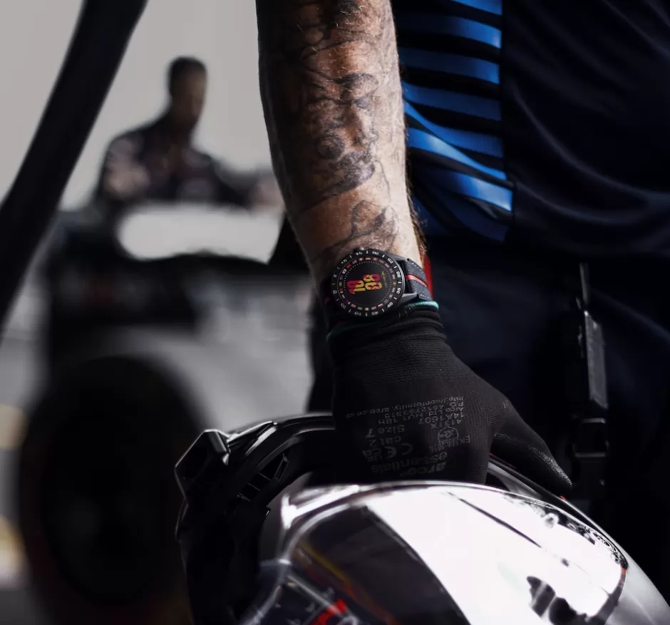 TAG Heuer Connected Calibre E4 x Oracle Red Bull Racing Edition^ Calibre E4 45 Mm | Éditions Spéciales